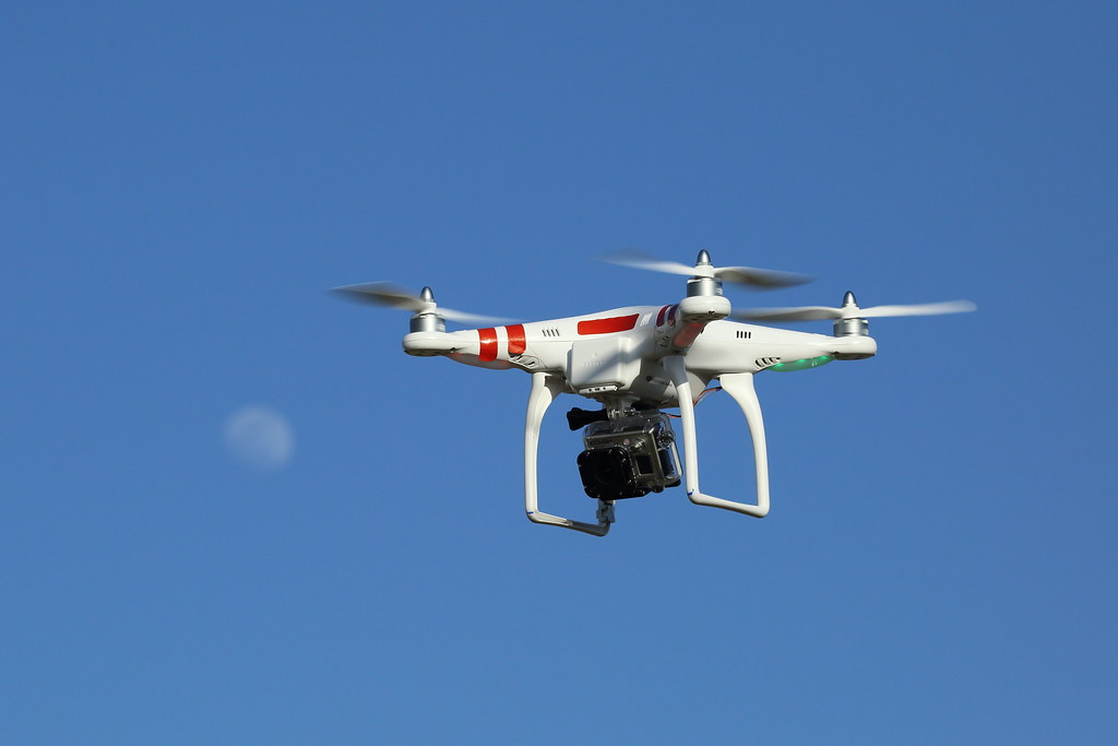 Featured image for Camera Drones vs FPV Drones: Which One Should Creators Choose?